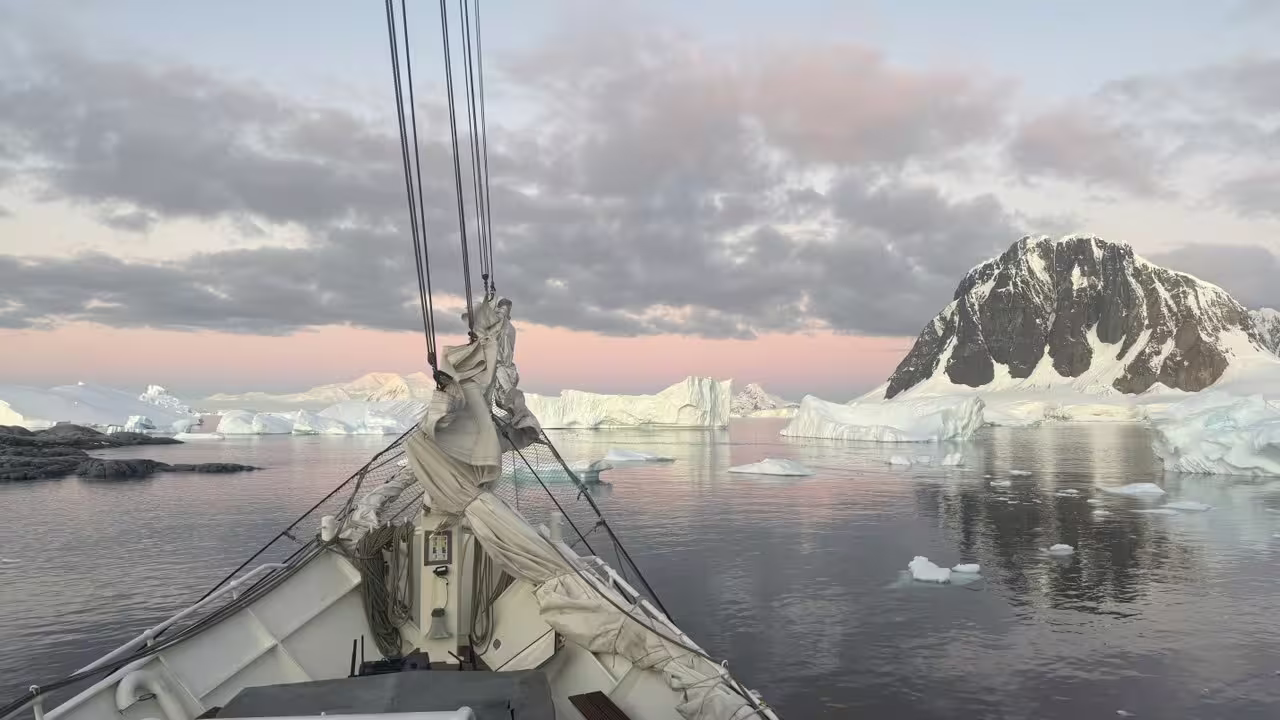 -5384061206177901243_121.jpg