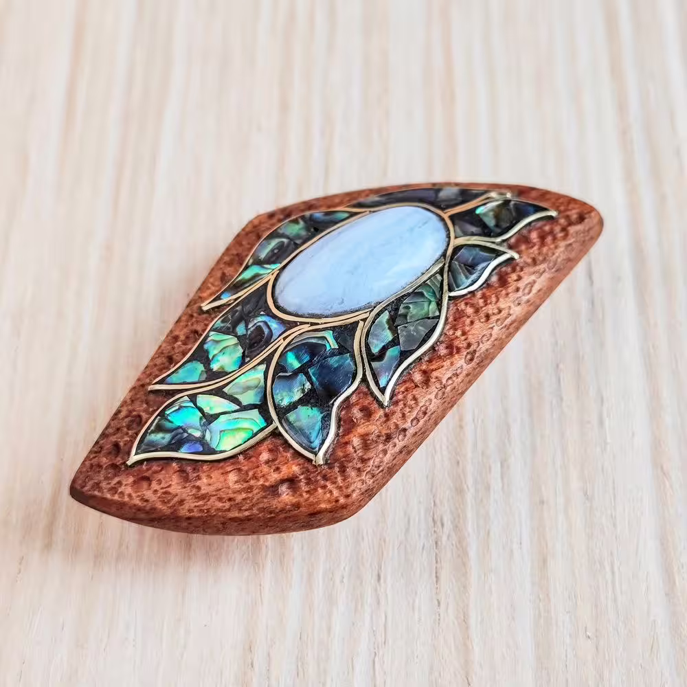 brooch 46b.jpg