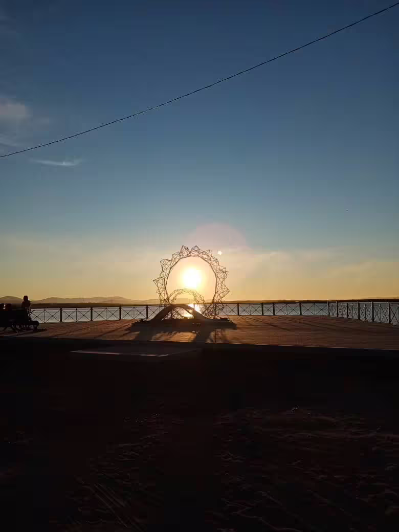 Weld-_Queen-Suncircle-1.jpg