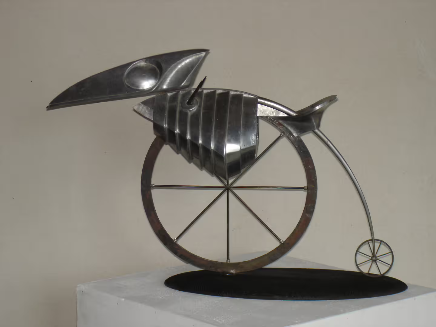 Bird of the Ego 43 х 69 х 20. Steel. Aluminium, moulding.2000..JPG